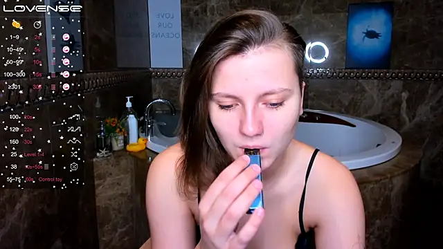 MelindaTin online show from March 13, 2025, 1:54 am