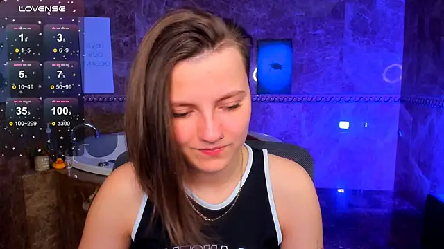 MelindaTin online show from April 21, 2026, 12:45 am