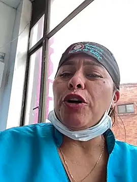 Ixchel Anaid online show from April 18, 2026, 7:29 pm