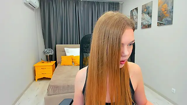 Strawberrye online show from March 13, 2025, 11:30 am