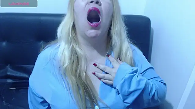 Snapshot of Dulce-Bella chatting on February 5, 2025, 8:46 pm Dulce-Bella online show from February 5, 2025, 8:46 pm