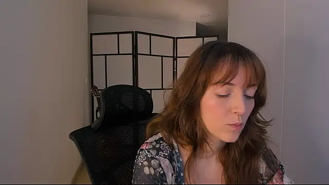 Snapshot of molly_marmalade_ chatting on June 8, 2026, 5:02 pm molly marmalade online show from June 8, 2026, 5:02 pm