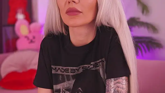 fallingangel online show from January 18, 2025, 3:27 pm