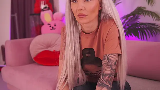 fallingangel online show from January 31, 2025, 4:27 pm