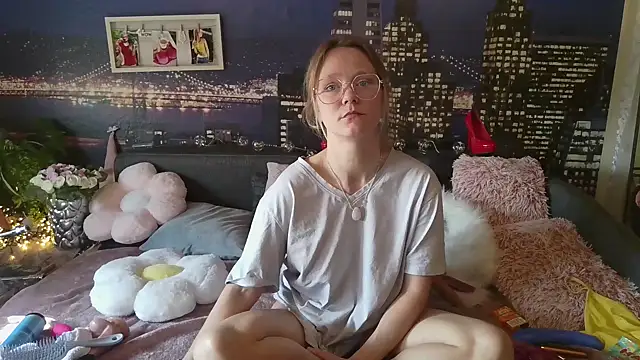 Snapshot of little-leni chatting on March 10, 2025, 12:15 pm little-leni online show from March 10, 2025, 12:15 pm