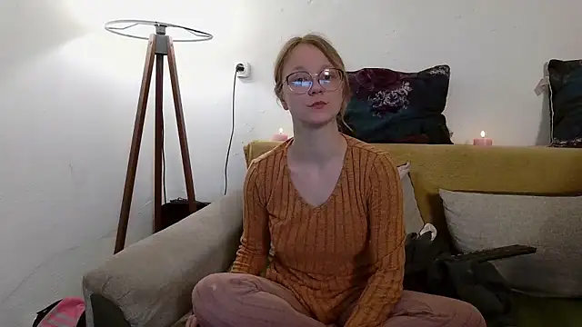 Snapshot of little-leni chatting on January 15, 2026, 7:50 pm little-leni online show from January 15, 2026, 7:50 pm