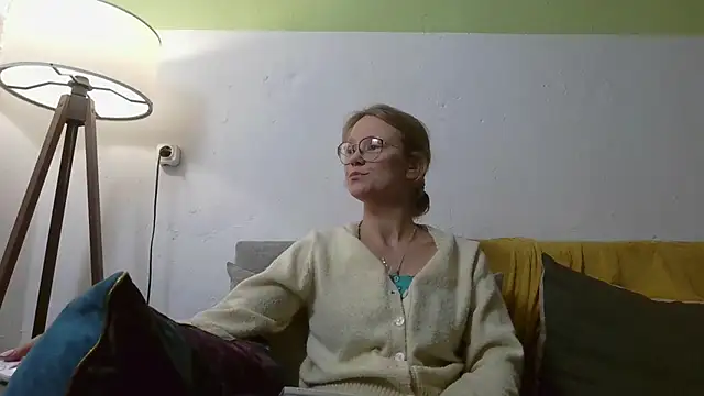 Snapshot of little-leni chatting on July 24, 2026, 8:51 pm little-leni online show from July 24, 2026, 8:51 pm
