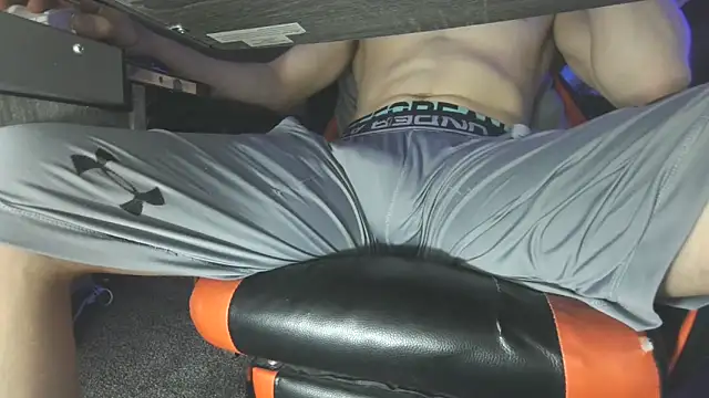 Snapshot of Dick_and_muscles chatting on March 5, 2025, 5:29 am Dick and muscles online show from March 5, 2025, 5:29 am