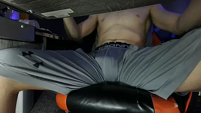 Snapshot of Dick_and_muscles chatting on March 22, 2025, 5:49 am Dick and muscles online show from March 22, 2025, 5:49 am