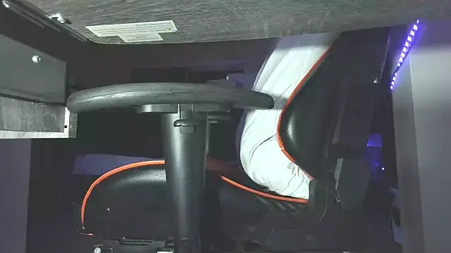 Snapshot of Dick_and_muscles chatting on September 9, 2025, 10:04 am Dick and muscles online show from September 9, 2025, 10:04 am