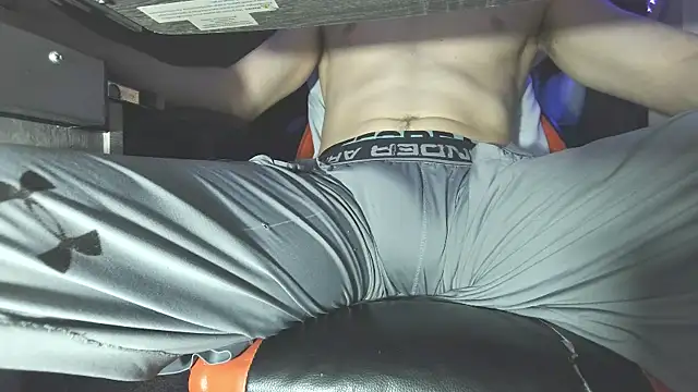 Snapshot of Dick_and_muscles chatting on September 10, 2025, 10:43 pm Dick and muscles online show from September 10, 2025, 10:43 pm