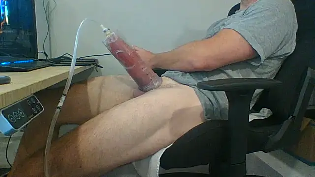 Snapshot of Bloopers66 chatting on July 15, 2026, 2:06 am Bloopers66 online show from July 15, 2026, 2:06 am