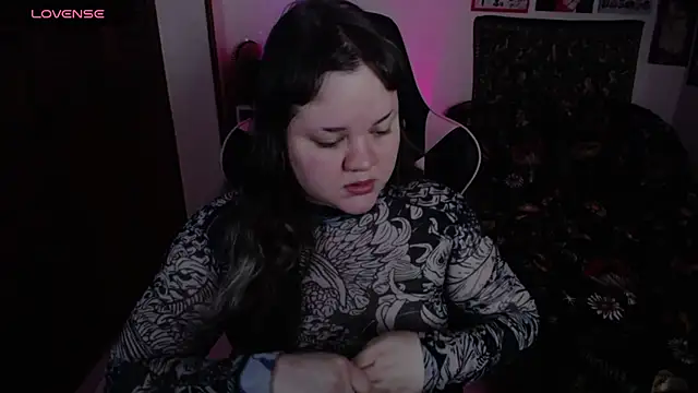 Snapshot of Bdsm_and_fries chatting on October 17, 2025, 11:29 pm Bdsm and fries online show from October 17, 2025, 11:29 pm