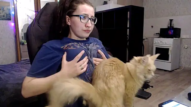 AnKey Rayah online show from April 16, 2026, 8:53 pm