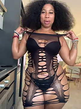 CurvyDesire1 online show from April 5, 2026, 8:22 am