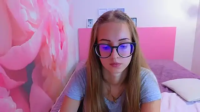 AliceAdams online show from October 6, 2025, 6:55 am