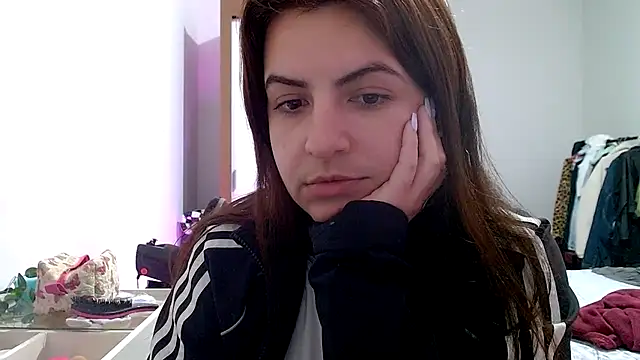 chelbyy online show from November 9, 2025, 3:27 am