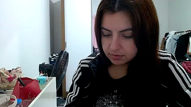 chelbyy online show from November 11, 2025, 4:56 am