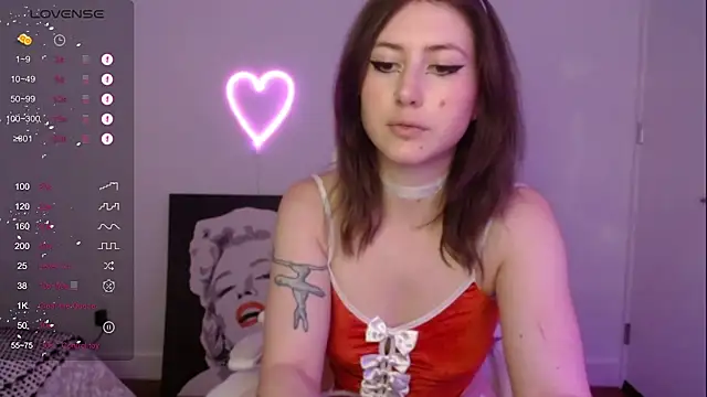 PlayfulApril online show from December 17, 2024, 1:18 am