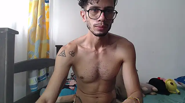 alisterxxx online show from February 17, 2025, 5:21 pm