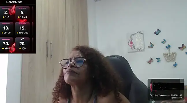 BustyMilf  online show from February 14, 2025, 6:29 pm