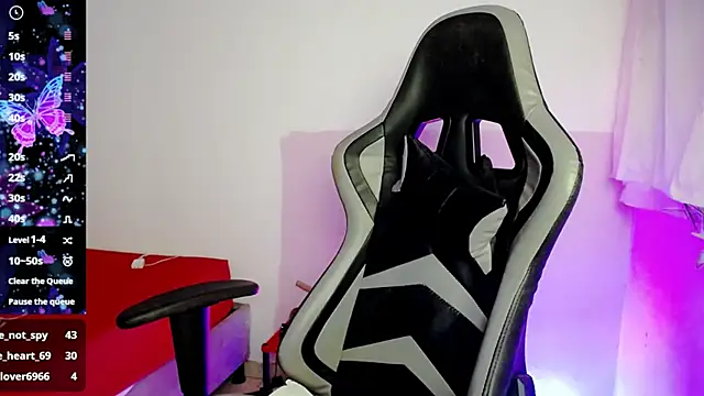 ninatiny online show from January 11, 2025, 12:50 pm