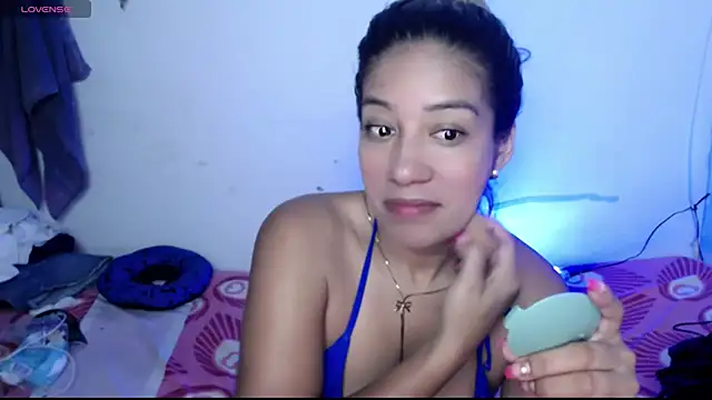 ninatiny online show from April 21, 2026, 11:27 am