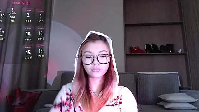 Snapshot of Nyx_Lina chatting on May 11, 2026, 4:40 am Nyx Lina online show from May 11, 2026, 4:40 am