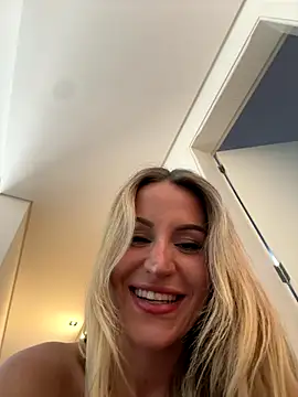 Snapshot of jasminesummer chatting on October 19, 2025, 7:36 pm jasminesummer online show from October 19, 2025, 7:36 pm