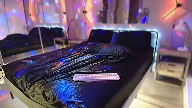 MikyFoxx online show from December 20, 2025, 5:58 am