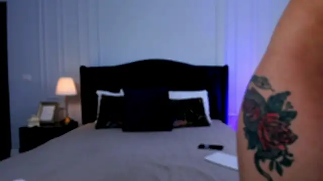 ElizzaBubble online show from January 13, 2025, 6:16 am