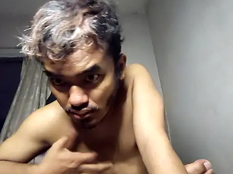 eizy2310 online show from December 9, 2024, 8:12 pm