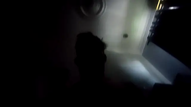 eizy2310 online show from November 1, 2025, 1:07 am