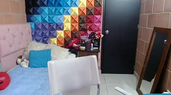 katifoxx online show from March 19, 2025, 3:40 pm