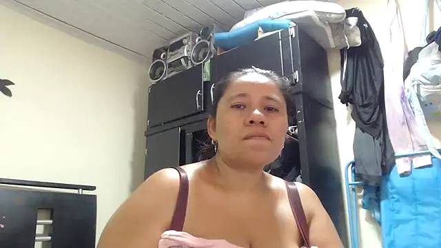 adrixxx38 online show from April 18, 2026, 8:53 pm