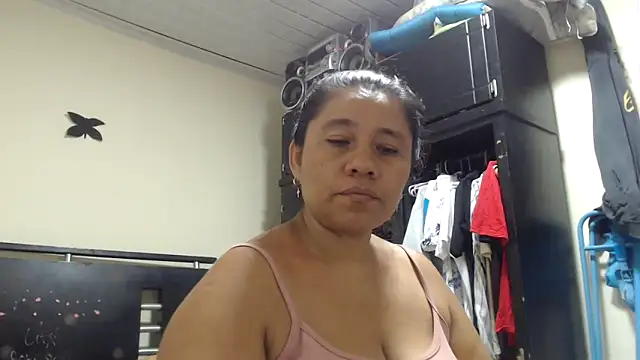 adrixxx38 online show from April 21, 2026, 2:15 am