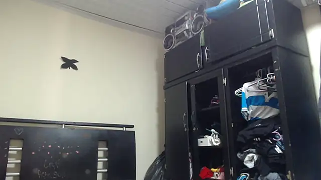 adrixxx38 online show from May 19, 2026, 6:47 pm