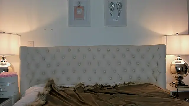 JessicaJames23 online show from March 21, 2025, 10:17 am