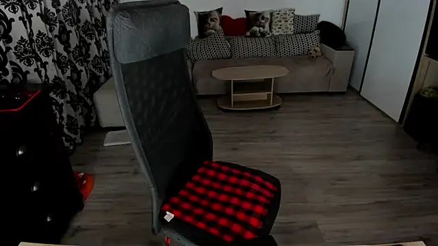 Charlotte Diamonds online show from April 22, 2026, 3:53 am