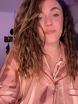 Clara-xoxo online show from March 11, 2025, 8:20 pm