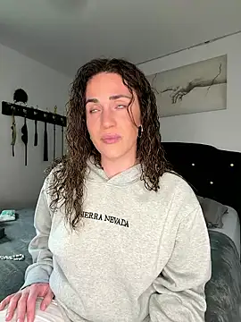 Clara-xoxo online show from January 18, 2026, 1:59 pm