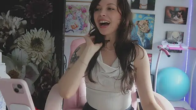 makiyahbelle online show from February 16, 2026, 3:57 am