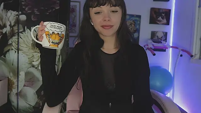 makiyahbelle online show from April 18, 2026, 11:14 am