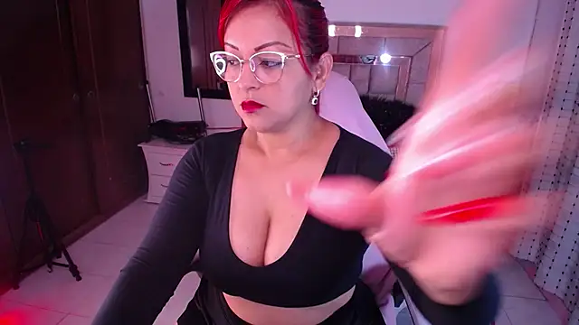 salomecastro  online show from February 7, 2025, 2:08 am