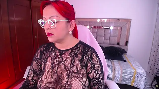 salomecastro  online show from October 19, 2025, 3:34 pm