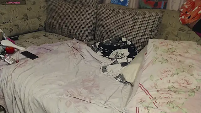 FancyLily online show from February 1, 2025, 6:40 pm