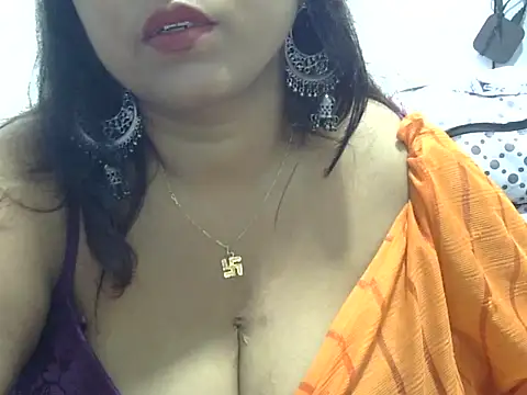 ROSEE MERRYYYY online show from April 18, 2026, 7:18 pm