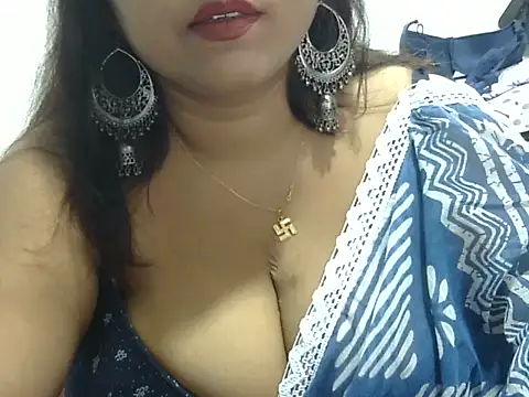 ROSEE MERRYYYY online show from April 23, 2026, 4:53 pm