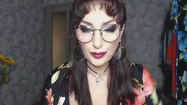 Aziza1 online show from April 19, 2026, 1:32 pm