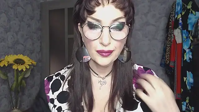 Aziza1 online show from April 21, 2026, 2:56 pm